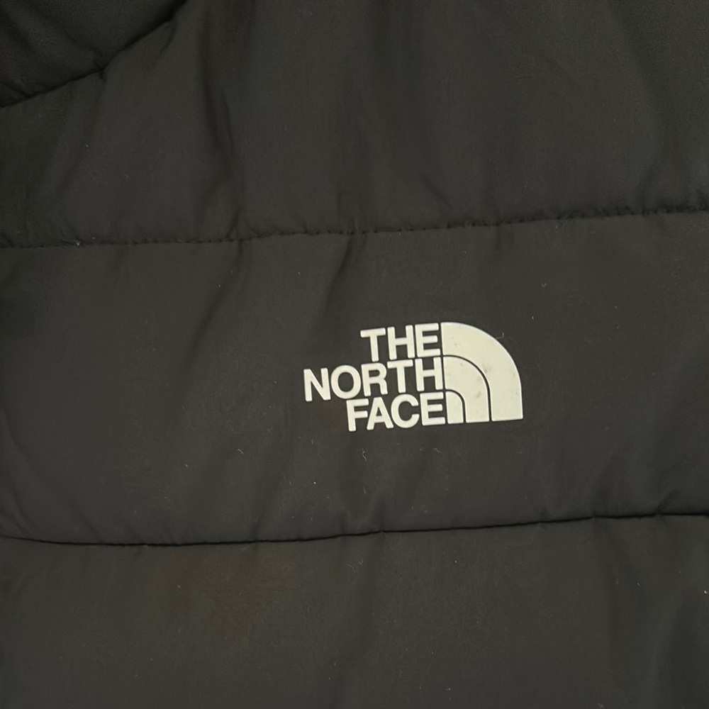 The North Face Black Puffer Vest - Picture 2 of 4